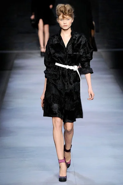 Look 27